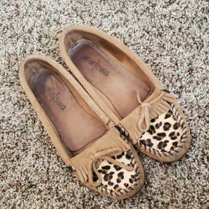 Minnetonka Leopard Loafers Sz 7